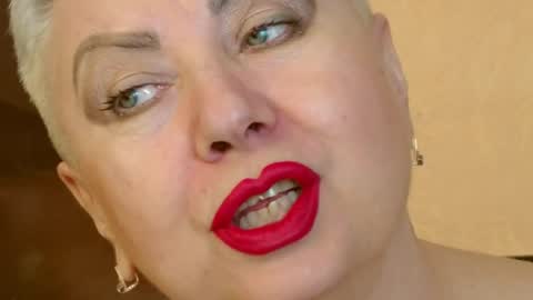 LADY POSH online show from March 11, 9:59 pm