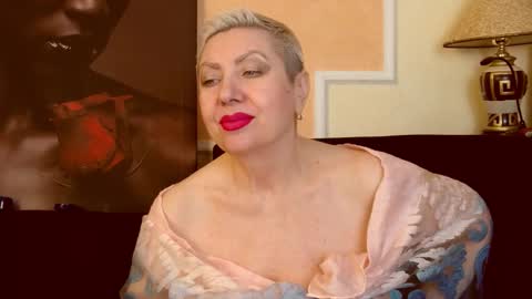 LADY POSH online show from October 22, 9:03 pm