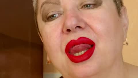 Snapshot of posh_lady chatting on May 15, 9:16 am LADY POSH online show from May 15, 9:16 am