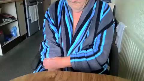 poshman65 online show from October 31, 9:32 am