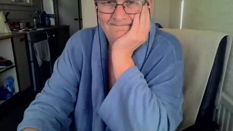 poshman65 online show from November 12, 9:42 am