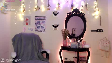 Snapshot of posigore chatting on January 2, 6:45 pm Anna Goth independient model online show from January 2, 6:45 pm