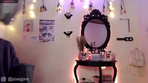 Snapshot of posigore chatting on January 6, 7:24 pm Anna Goth independient model online show from January 6, 7:24 pm