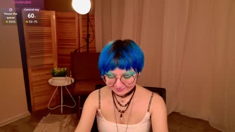 Snapshot of powderofgun chatting on May 20, 8:37 pm powderofgun online show from May 20, 8:37 pm