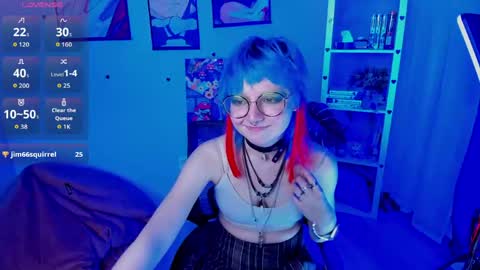 Snapshot of powderofgun chatting on May 31, 8:21 pm powderofgun online show from May 31, 8:21 pm