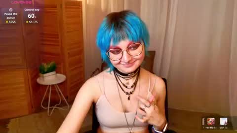Snapshot of powderofgun chatting on June 17, 8:21 pm powderofgun online show from June 17, 8:21 pm
