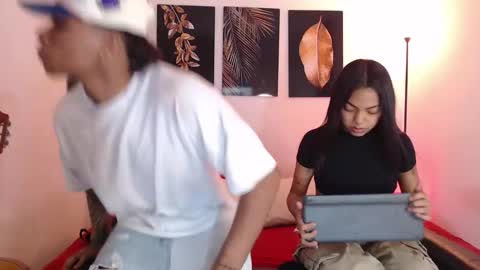 Snapshot of power_hot18 chatting on January 7, 2:10 am ALEX Y ALEXA online show from January 7, 2:10 am