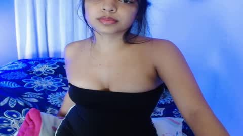 Snapshot of power_hot18 chatting on January 19, 5:00 am ALEX Y ALEXA online show from January 19, 5:00 am