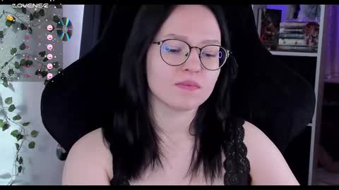 Robyn online show from October 8, 11:30 am