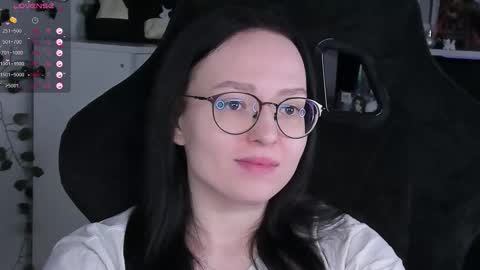 Robyn online show from November 20, 5:12 pm