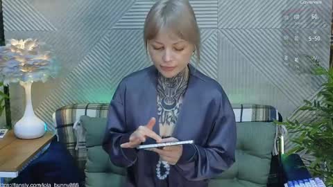 Lola online show from May 1, 4:50 am