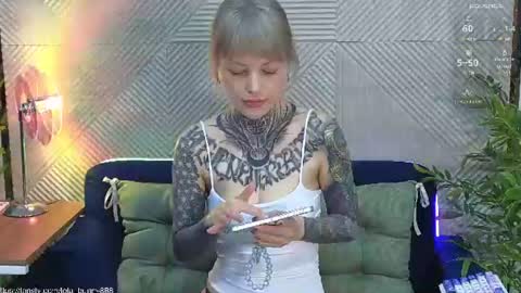 Lola online show from June 28, 4:18 am