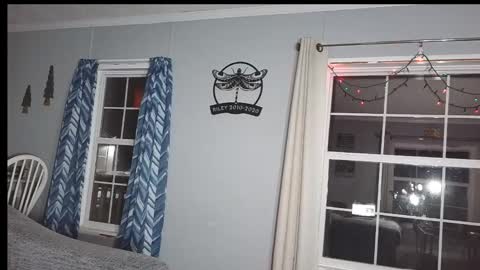 Snapshot of powerstroke345 chatting on January 11, 11:32 pm powerstroke345 online show from January 11, 11:32 pm