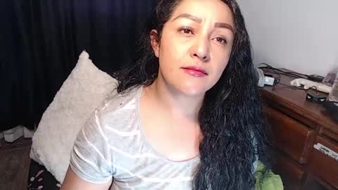 Snapshot of ppepittaaredd chatting on April 22, 9:01 am maryana online show from April 22, 9:01 am
