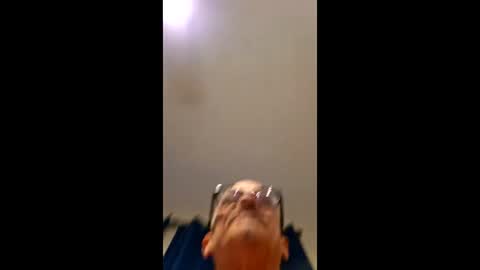 Snapshot of ppushwell chatting on December 4, 4:00 am ppushwell online show from December 4, 4:00 am