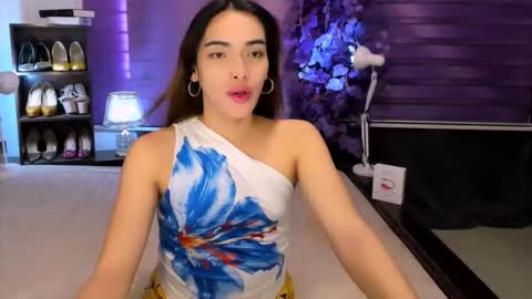 Snapshot of preciosa_banks69 chatting on December 1, 5:45 am preciosa_banks69 online show from December 1, 5:45 am