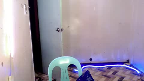 Snapshot of precious_chesca_xx chatting on April 19, 12:59 pm precious_chesca_xx online show from April 19, 12:59 pm