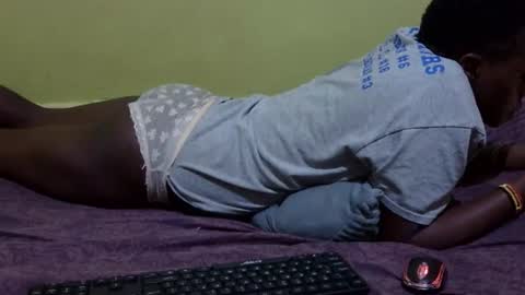 precious_nesh online show from December 1, 5:07 pm