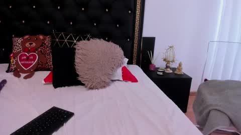 Ailyn online show from March 4, 11:40 am