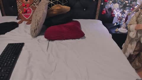 Ailyn online show from December 20, 5:58 am