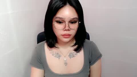 Snapshot of preciousangel69xxx chatting on December 8, 11:29 pm MAXXINE online show from December 8, 11:29 pm