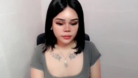 Snapshot of preciousangel69xxx chatting on December 9, 8:44 pm MAXXINE online show from December 9, 8:44 pm