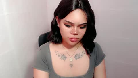 Snapshot of preciousangel69xxx chatting on January 9, 12:57 am MAXXINE online show from January 9, 12:57 am