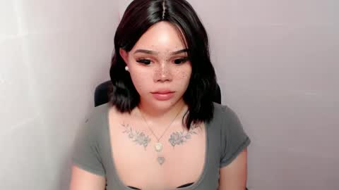 Snapshot of preciousangel69xxx chatting on January 22, 11:21 pm MAXXINE online show from January 22, 11:21 pm