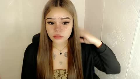 Snapshot of preciousangel69xxx chatting on February 27, 2:42 am MAXXINE online show from February 27, 2:42 am