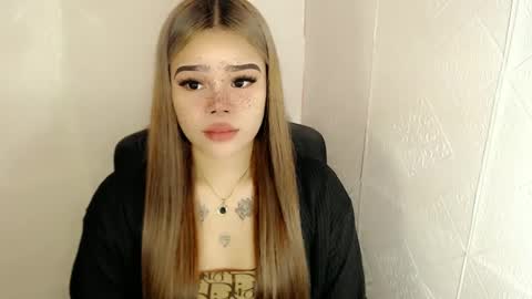 Snapshot of preciousangel69xxx chatting on February 28, 2:09 am MAXXINE online show from February 28, 2:09 am