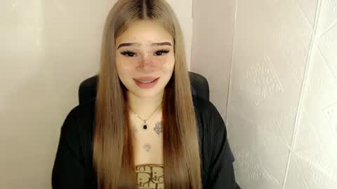 Snapshot of preciousangel69xxx chatting on March 2, 12:20 am MAXXINE online show from March 2, 12:20 am