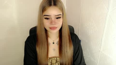 Snapshot of preciousangel69xxx chatting on March 7, 9:17 pm MAXXINE online show from March 7, 9:17 pm