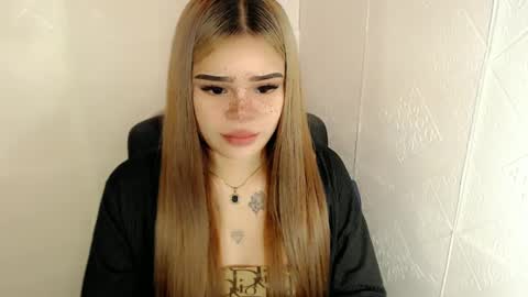 Snapshot of preciousangel69xxx chatting on March 10, 1:34 am MAXXINE online show from March 10, 1:34 am