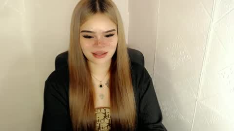 Snapshot of preciousangel69xxx chatting on March 11, 7:04 am MAXXINE online show from March 11, 7:04 am
