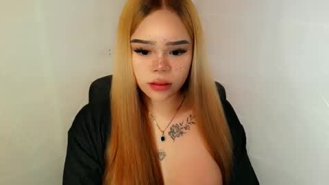 Snapshot of preciousangel69xxx chatting on November 23, 4:23 am MAXXINE online show from November 23, 4:23 am