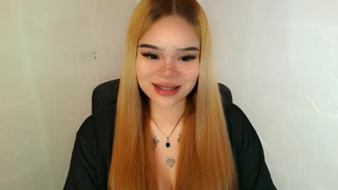 Snapshot of preciousangel69xxx chatting on December 2, 4:18 am MAXXINE online show from December 2, 4:18 am