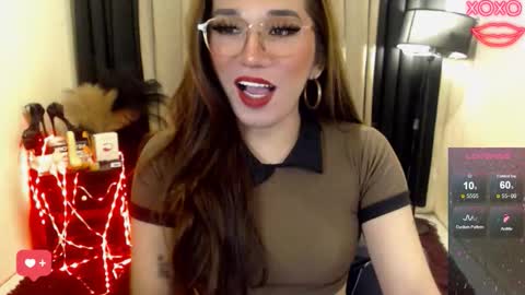 Snapshot of preciousrosedoll chatting on November 3, 6:47 am Rosedoll online show from November 3, 6:47 am