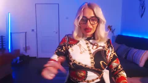 Snapshot of preggyhotmommy chatting on January 11, 10:29 pm Victoria online show from January 11, 10:29 pm