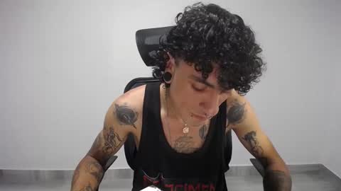 Plux online show from February 26, 2:15 am