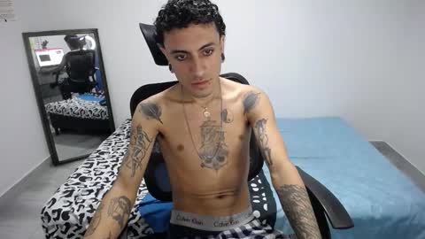 Plux online show from December 5, 7:10 pm