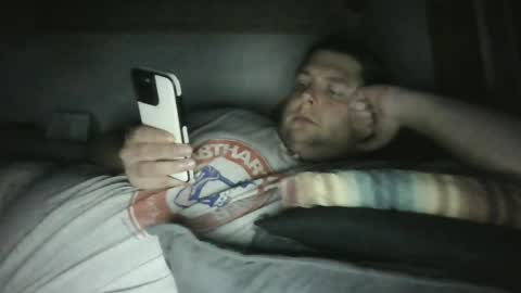 Snapshot of prestonhealy chatting on July 28, 3:02 am prestonhealy online show from July 28, 3:02 am