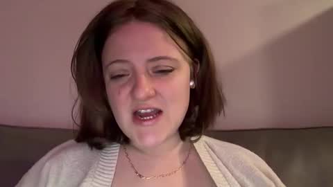 pretentiousrat12 online show from May 7, 5:24 am