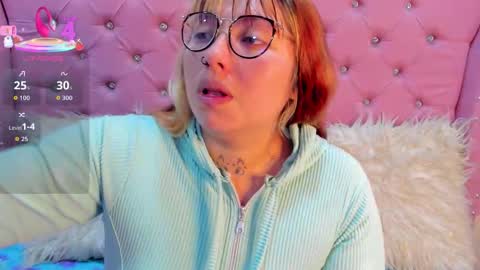 Pretti Violet online show from November 18, 9:03 am