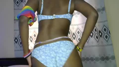 Snapshot of pretty__lisa chatting on January 12, 8:52 am pretty__lisa online show from January 12, 8:52 am