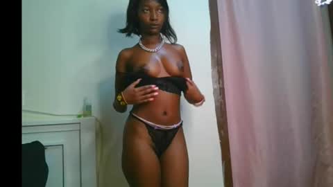 Snapshot of pretty__lisa chatting on January 14, 11:38 am pretty__lisa online show from January 14, 11:38 am