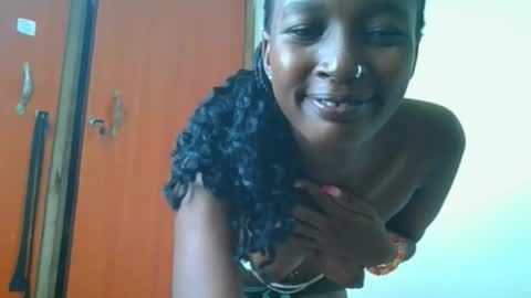 Snapshot of pretty__lisa chatting on March 1, 7:10 am pretty__lisa online show from March 1, 7:10 am