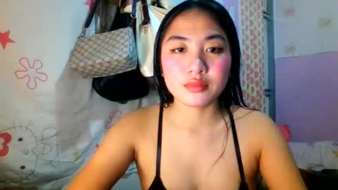 Snapshot of pretty_am chatting on November 19, 5:13 pm pretty_am online show from November 19, 5:13 pm