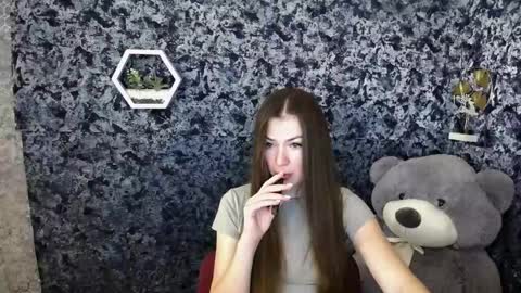 anna online show from March 27, 10:15 am