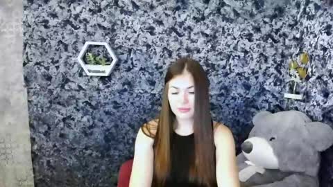 Snapshot of pretty_angell_ chatting on May 19, 5:36 am anna online show from May 19, 5:36 am
