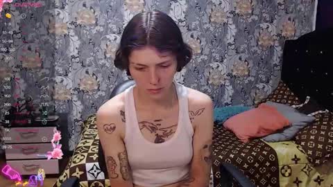 pretty_cristal22 online show from April 25, 12:19 pm